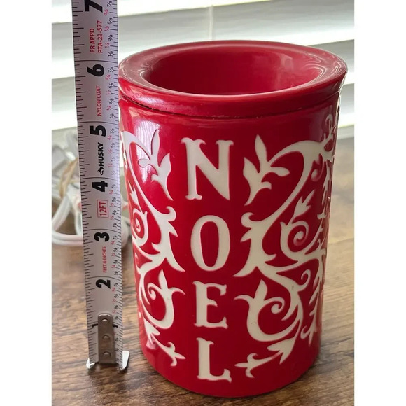 Authentic Scentsy NOEL Red/White Plug-in Wall Candle Warmer - Picture 11 of 13